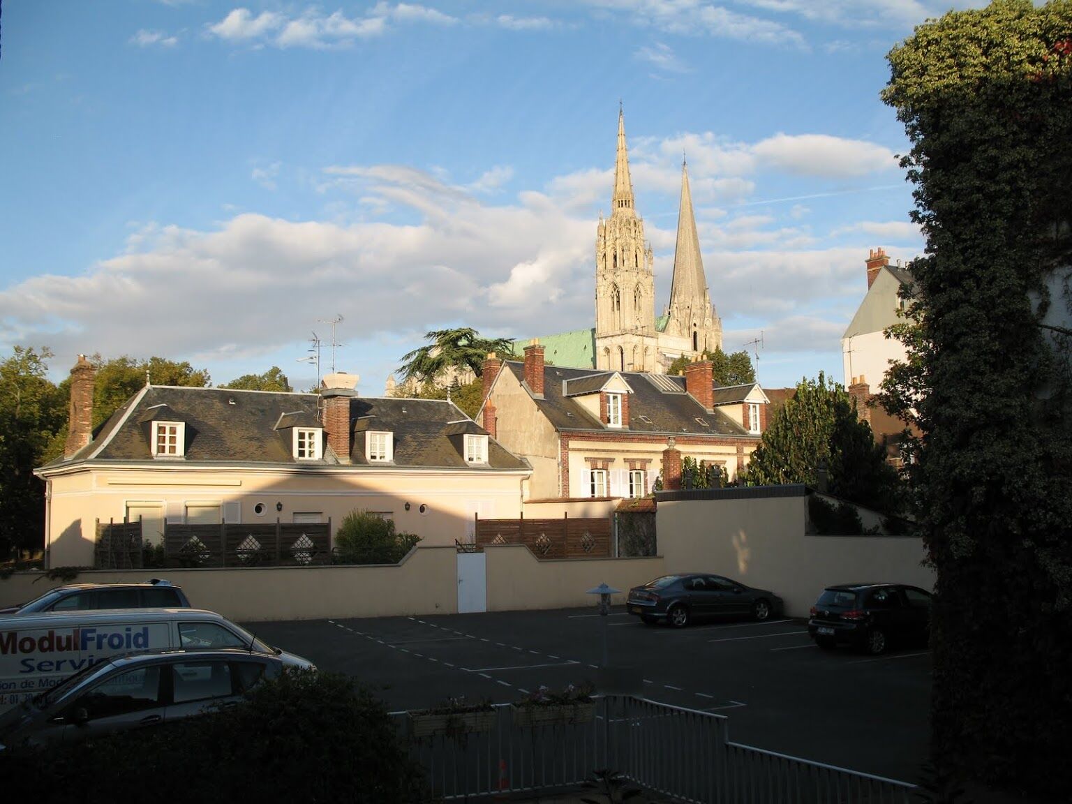 Hotel Campanile Chartres Centre - Gare - Cathedrale Exterior foto